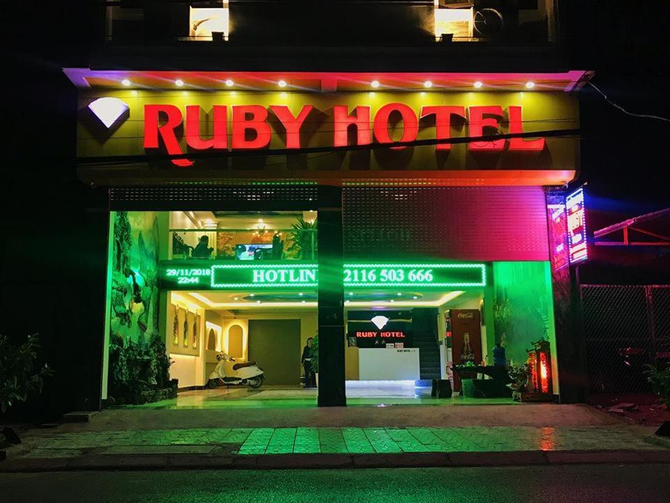 Ruby Hotel Vinh Yen Екстериор снимка